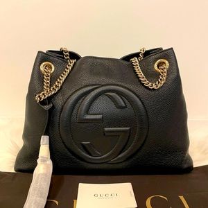GUCCI 536196 Black Pebbled Leather Soho
Chain Tote Bag